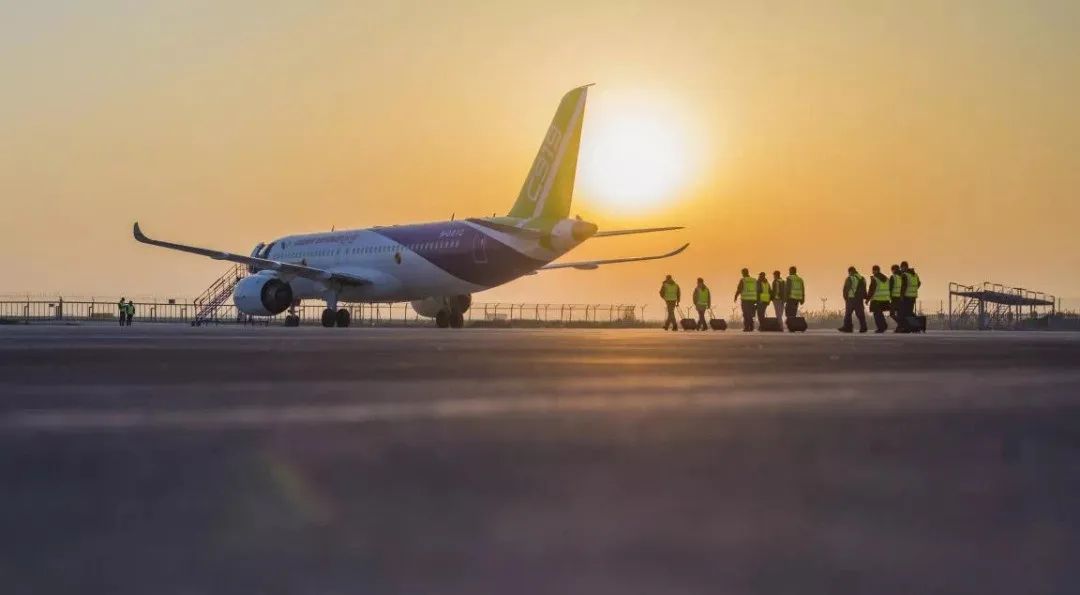 祝賀C919大型客機獲得型號合格證 派克漢尼汾宇航集團(tuán)為關(guān)鍵機載系統(tǒng)一級供應(yīng)商